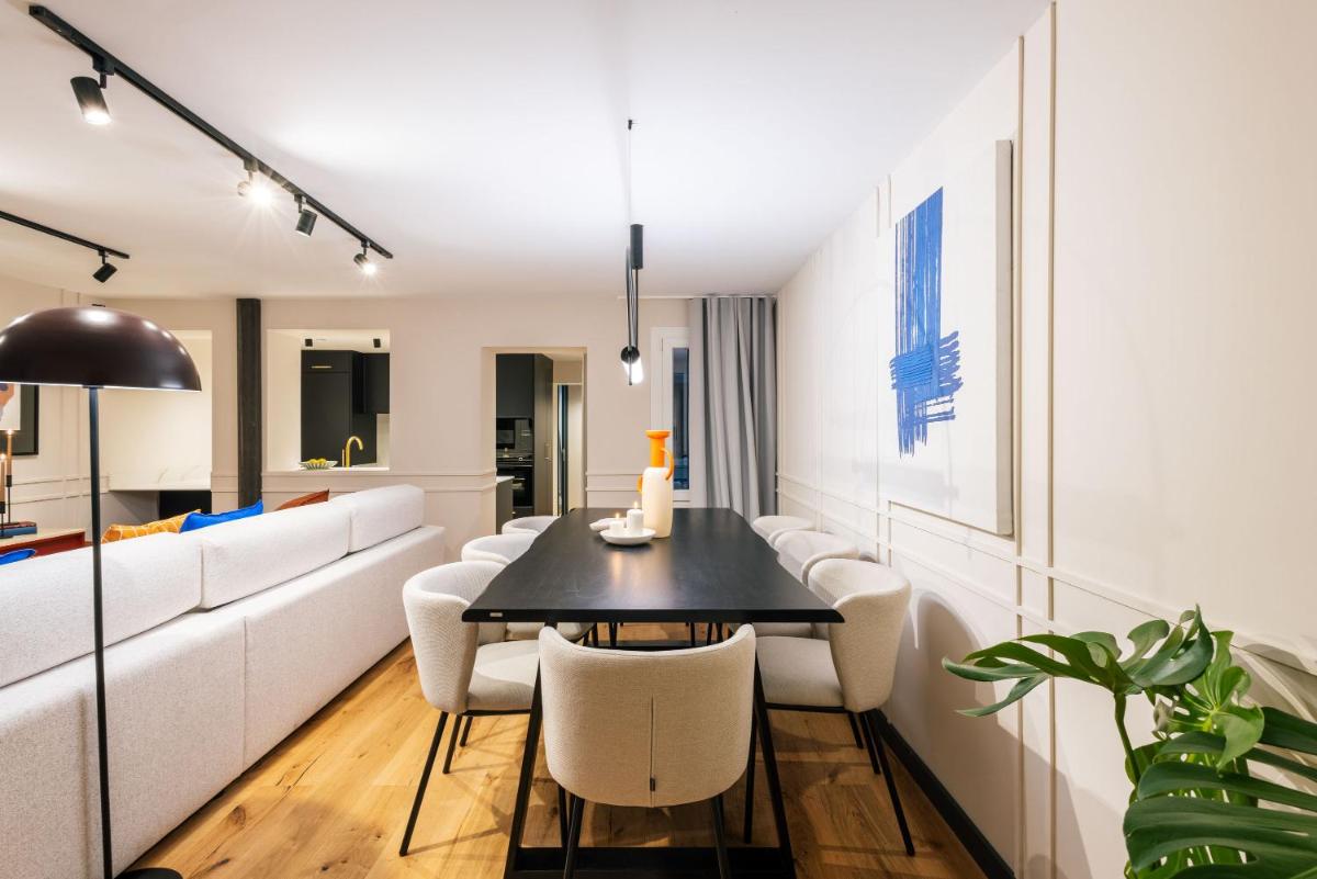 Stylish 4 suites +patio luxury apartment Gran Via - Housity