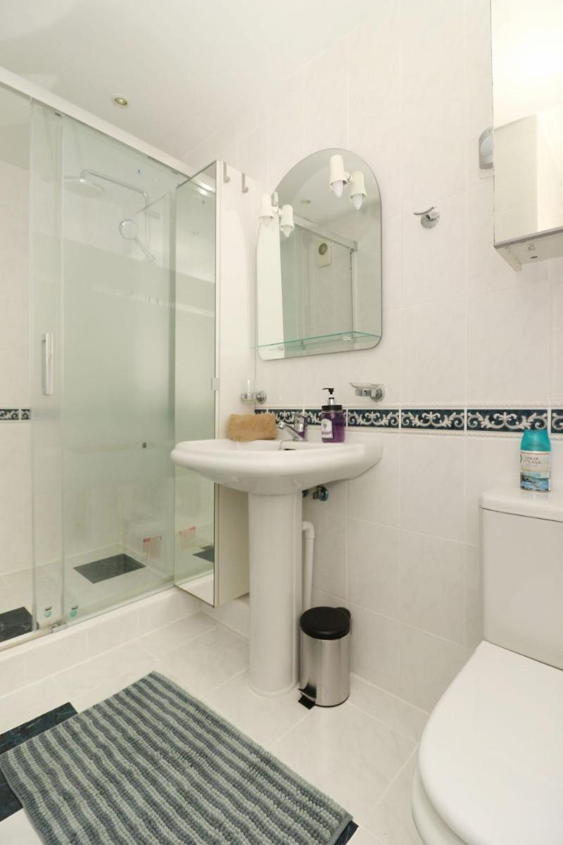 FAMILY APARTMENT WALKING DISTANCE to THE SEA and ALL AMENITIES - Housity