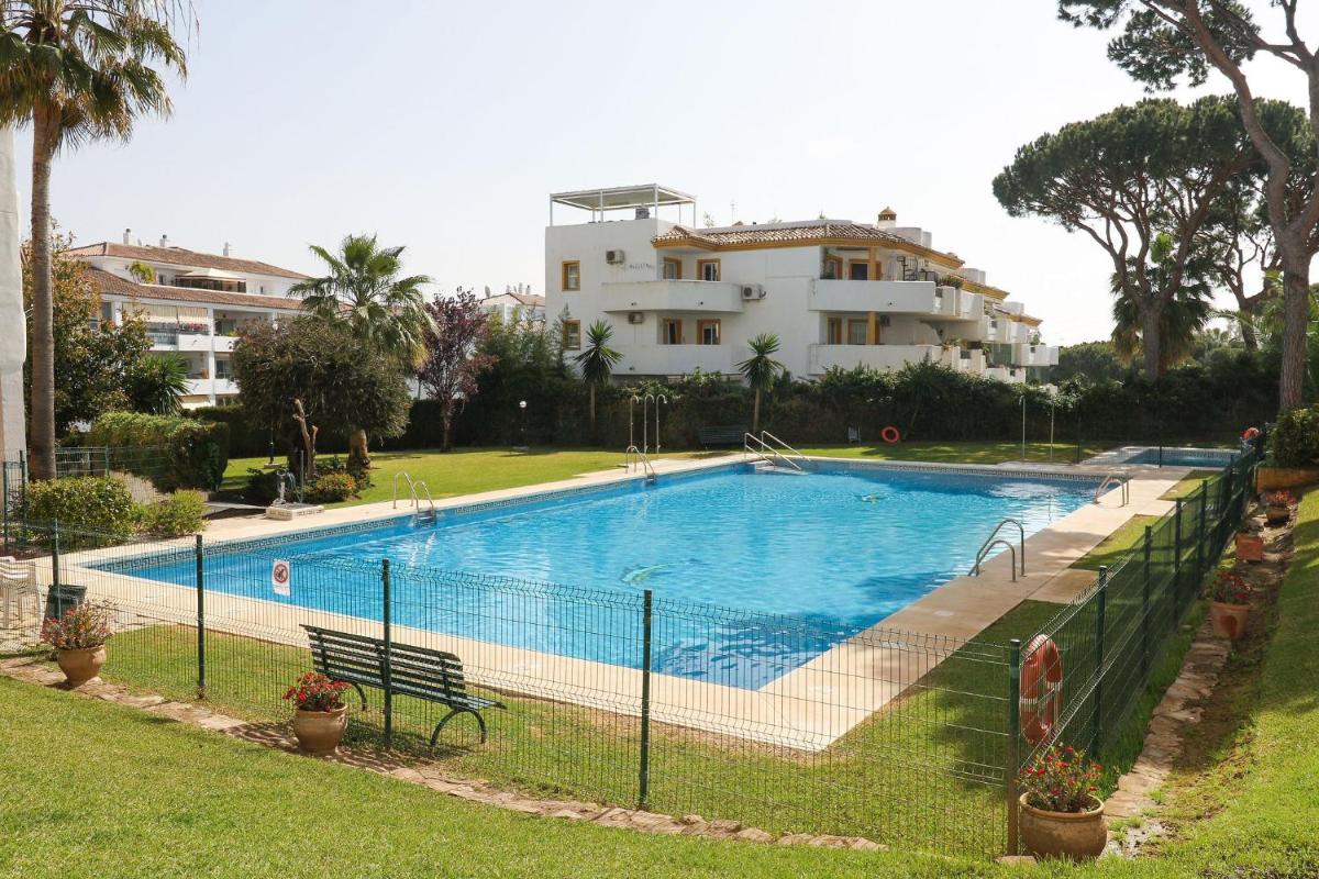 FAMILY APARTMENT WALKING DISTANCE to THE SEA and ALL AMENITIES - Housity