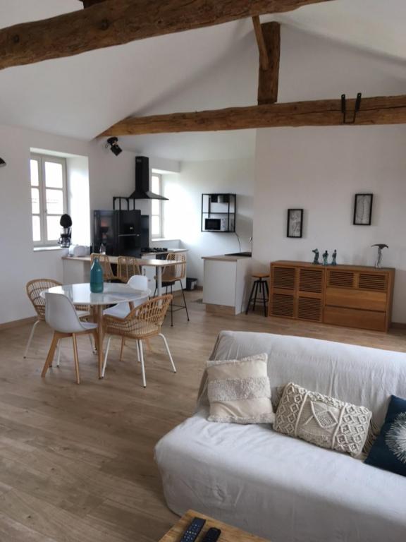 La providence, surplombant la ville - Housity
