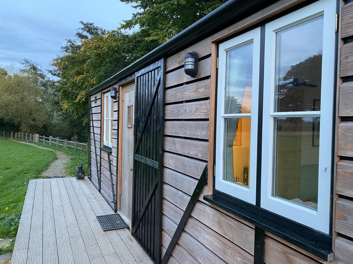 The Hoppers' Halt - Housity