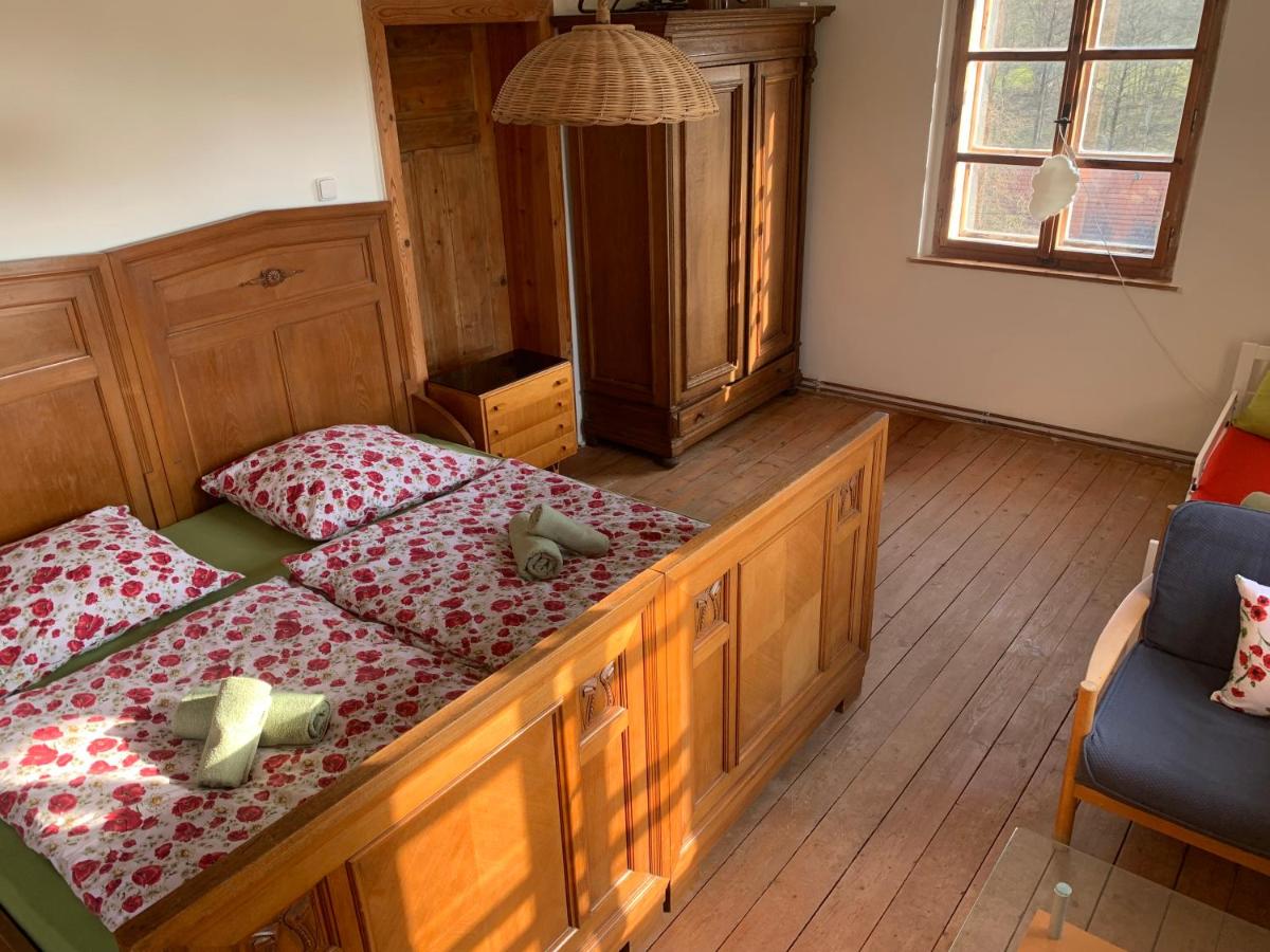Rodový statek Salajna - Salajna 17 - Housity
