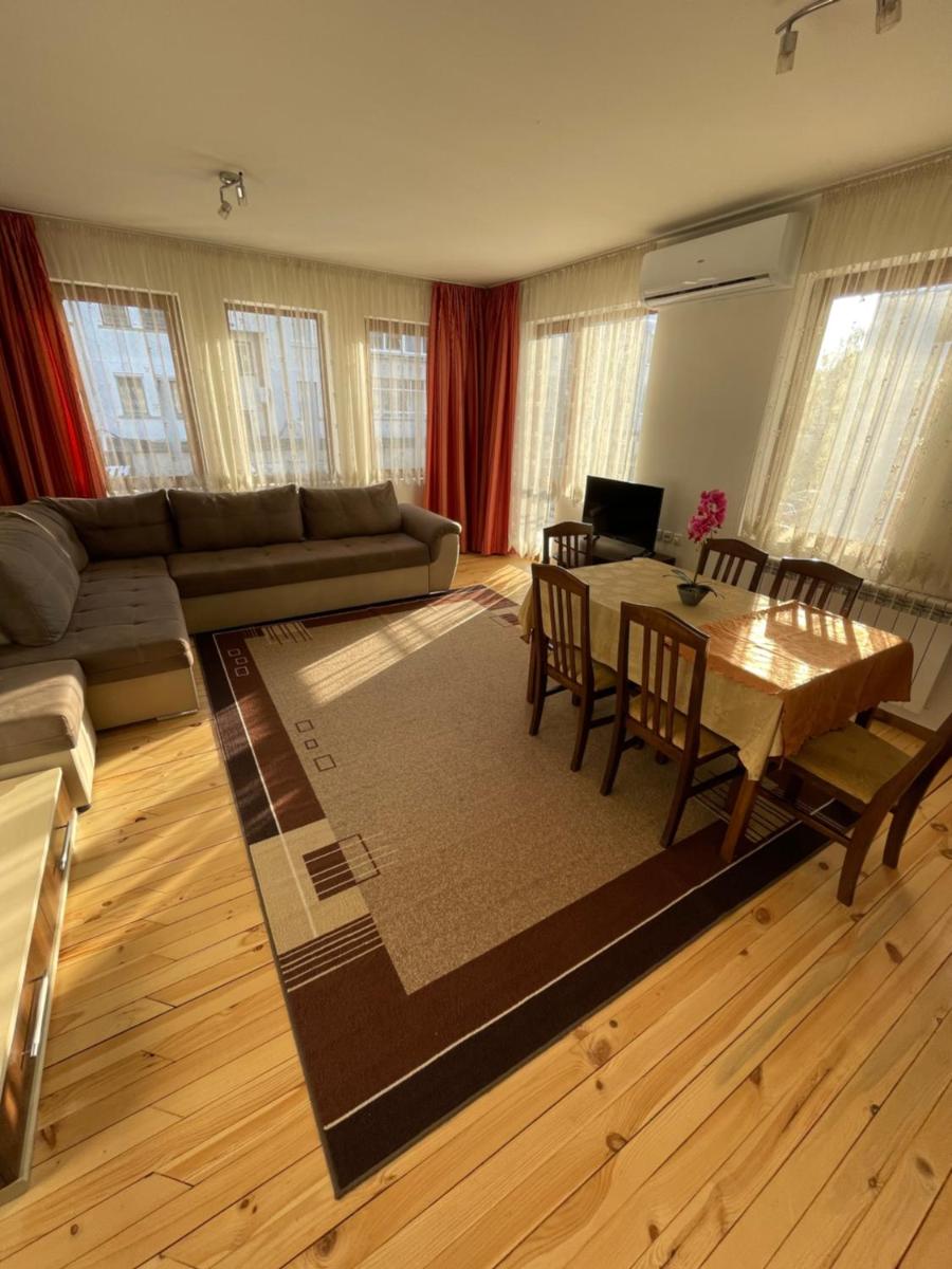 Family Hotel Biju - Housity