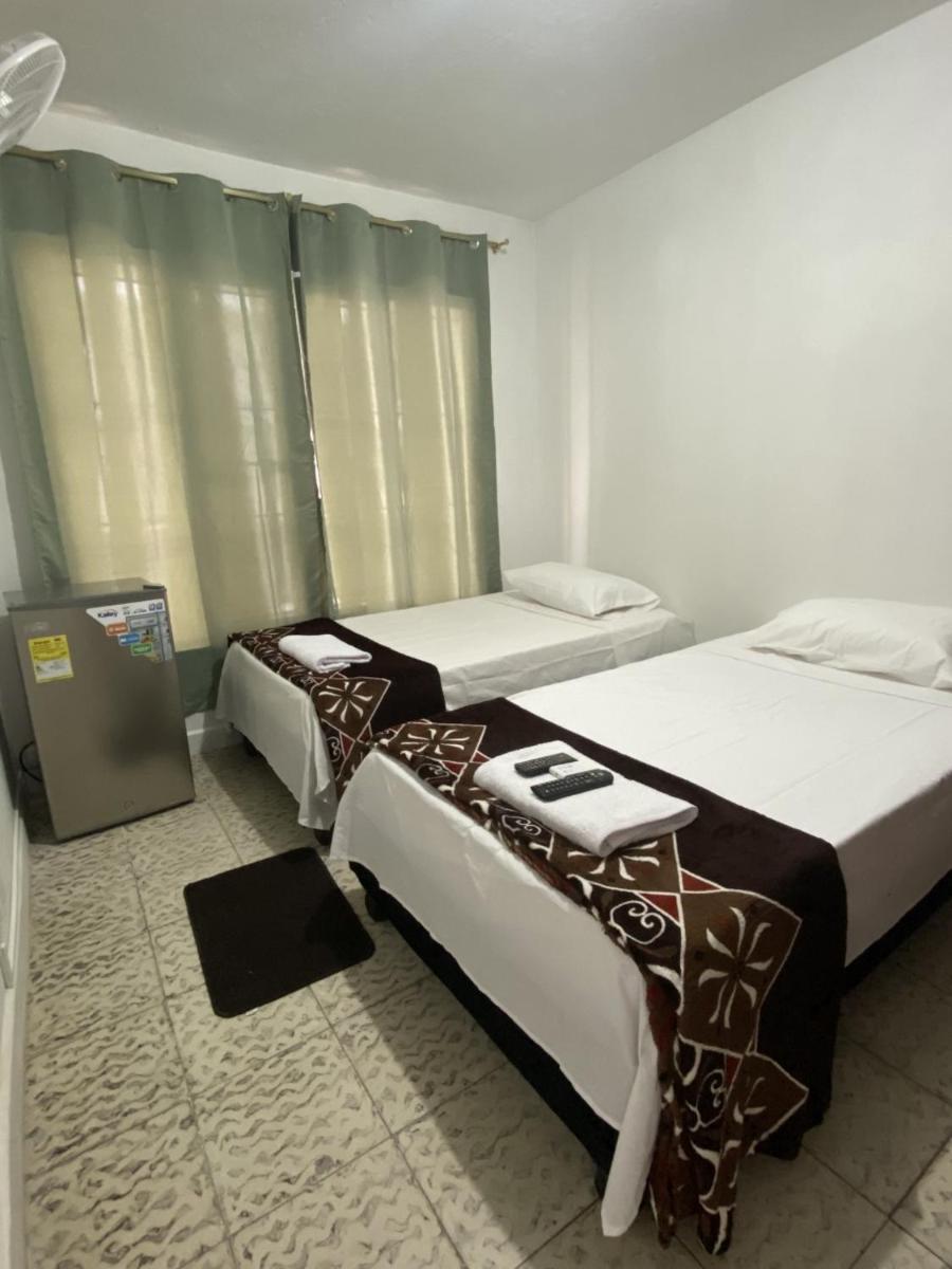 Hostal HE - Housity