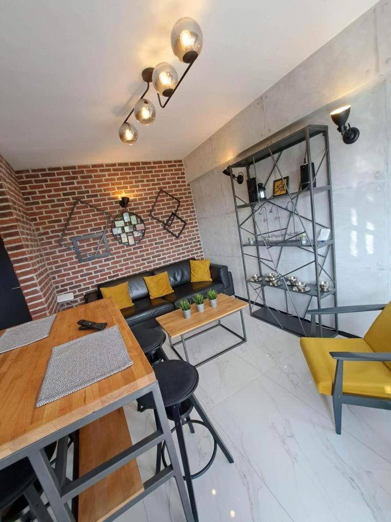 Seaside Dream - Housity