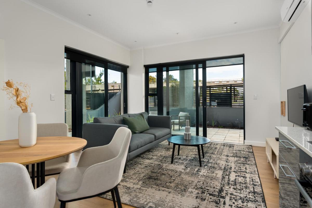 Newlands Peak Aparthotel by Totalstay - Housity