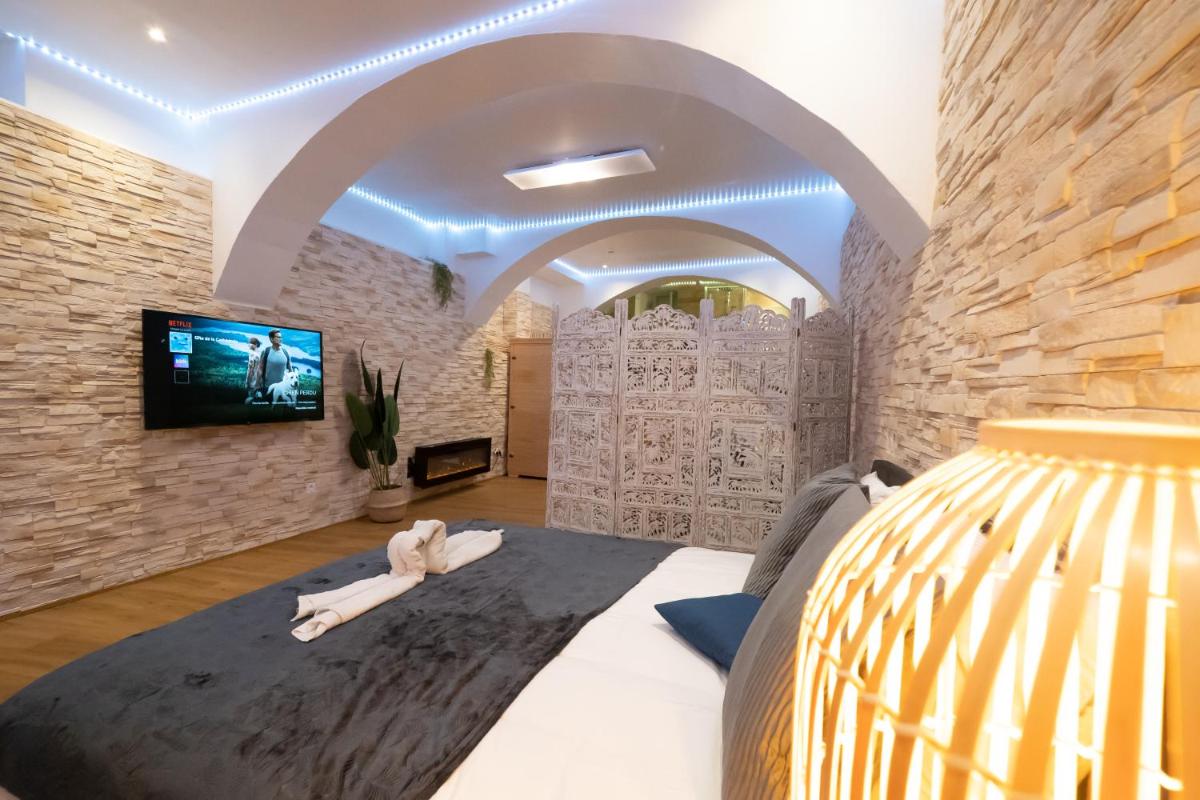 Le Spa de la Cathédrale - Jacuzzi - Sauna - Champagne - Netflix - Wifi - Hizvo
