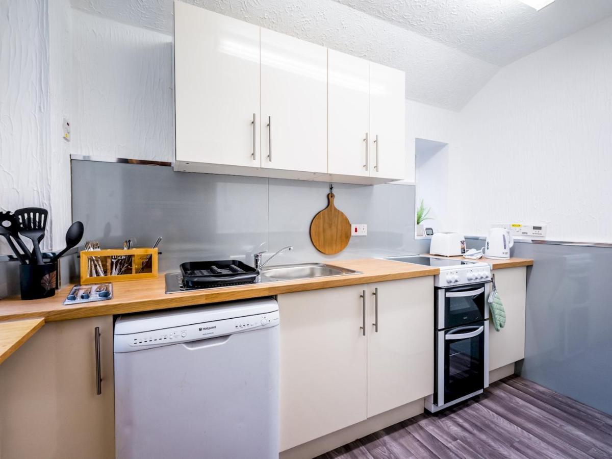 3 Bedroom Cottage in Cupar - Pass the Keys - Housity