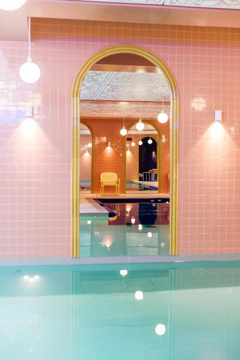 Piscine de l'établissement Mama Shelter Rennes ou située à proximité