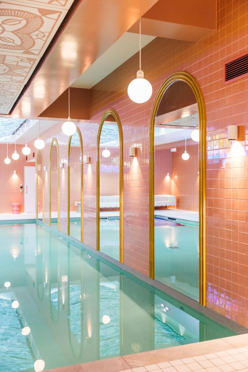 Piscine de l'établissement Mama Shelter Rennes ou située à proximité