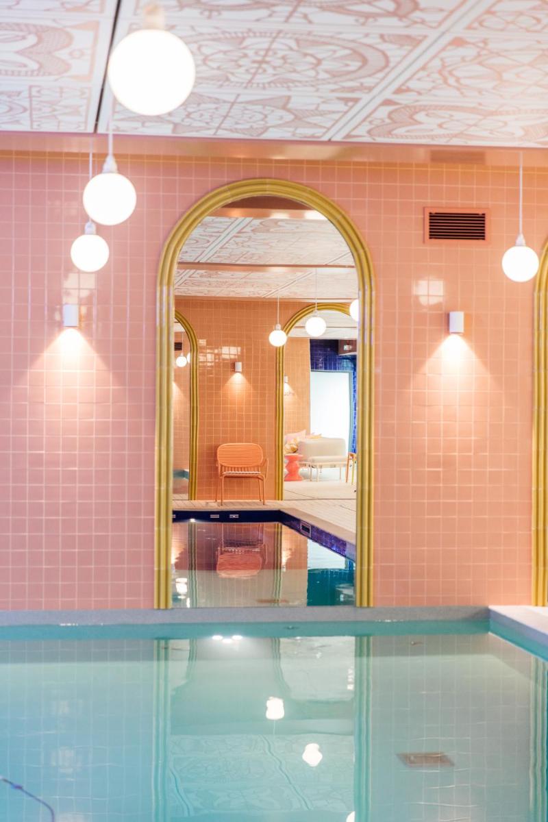 Piscine de l'établissement Mama Shelter Rennes ou située à proximité