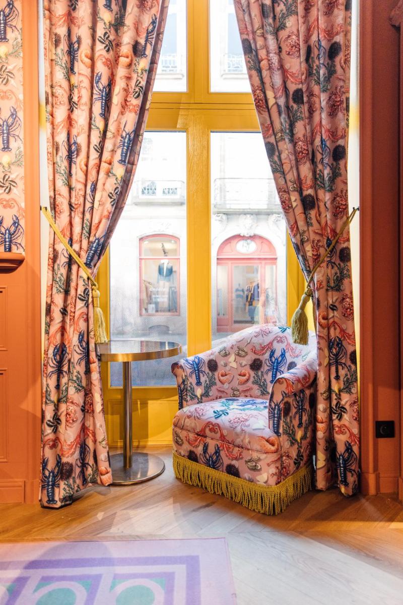 Coin salon dans l'établissement Mama Shelter Rennes