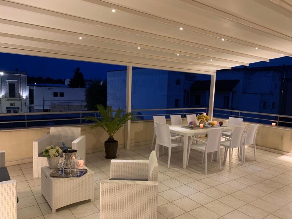 Roomy Apartment with Terrace & Parking - Housity
