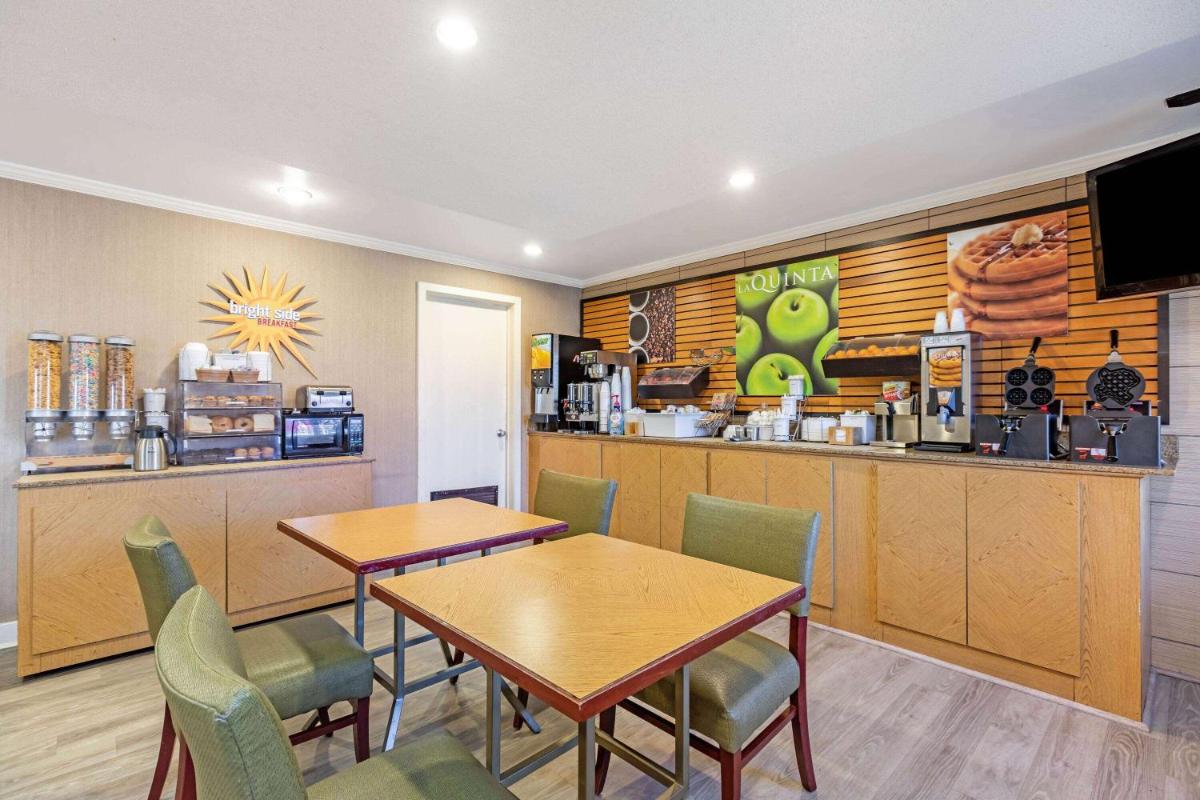 La Quinta by Wyndham El Paso East - Housity