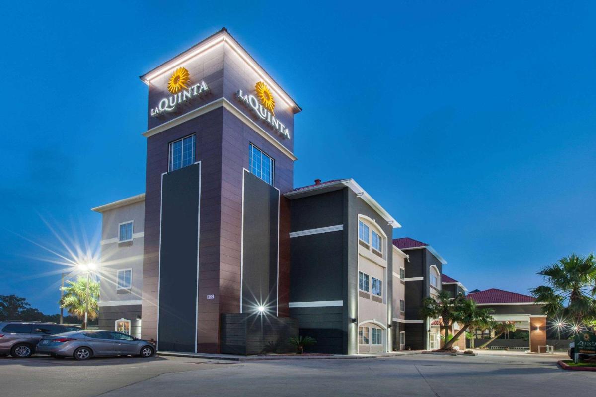 La Quinta by Wyndham Houston New Caney - Housity