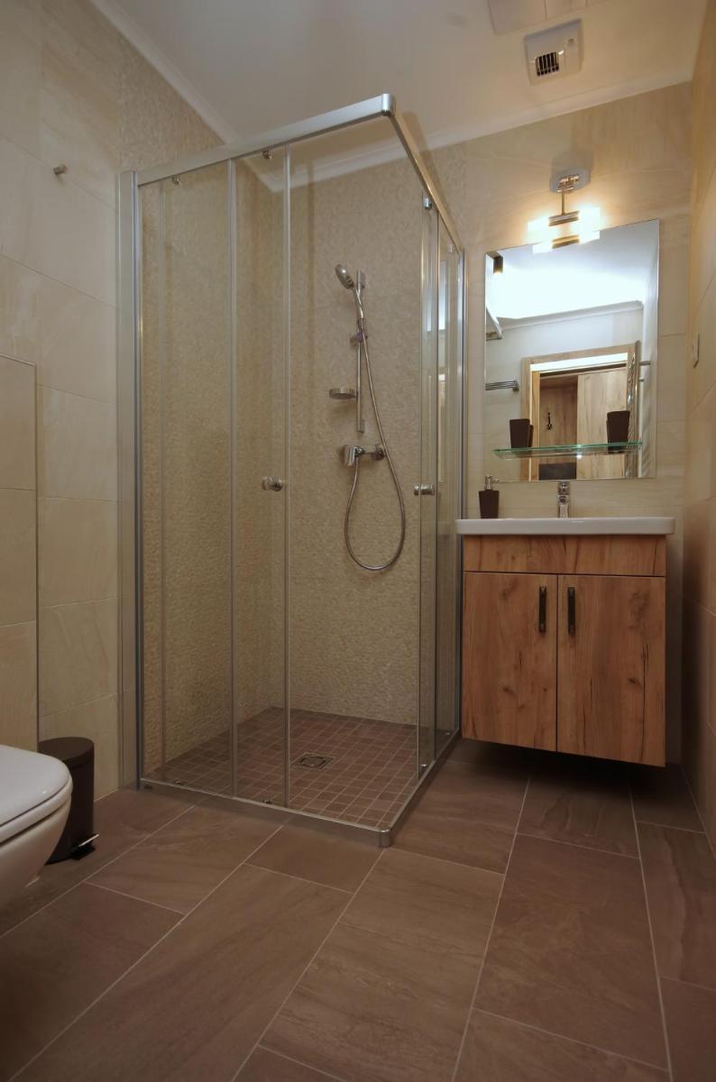 Almásy Apartmanház Gyula - Housity