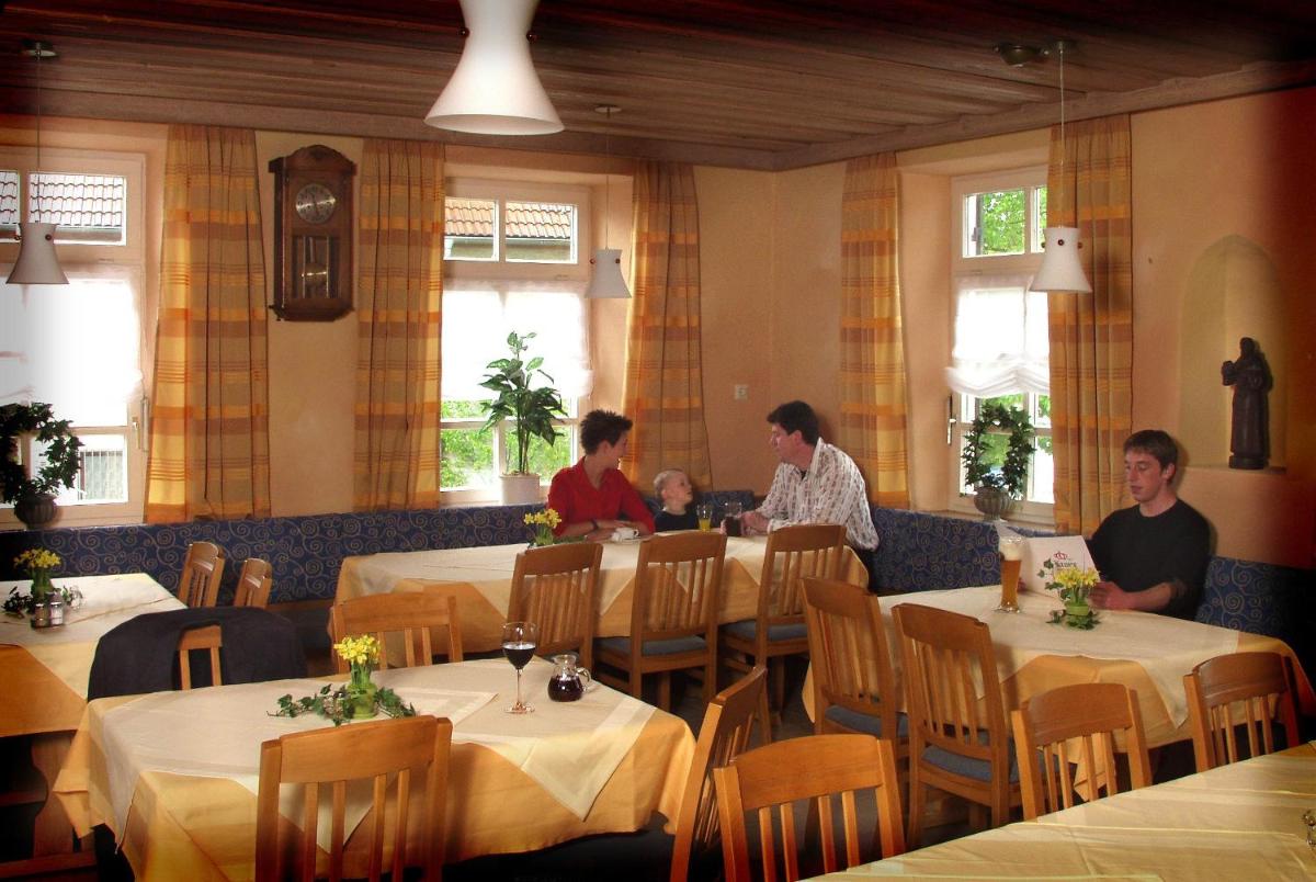 Hotel Krone - Housity
