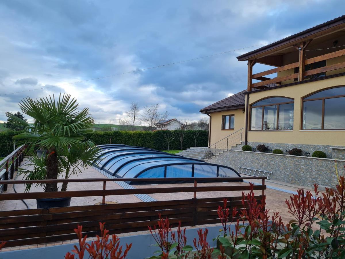 Elival House - Housity