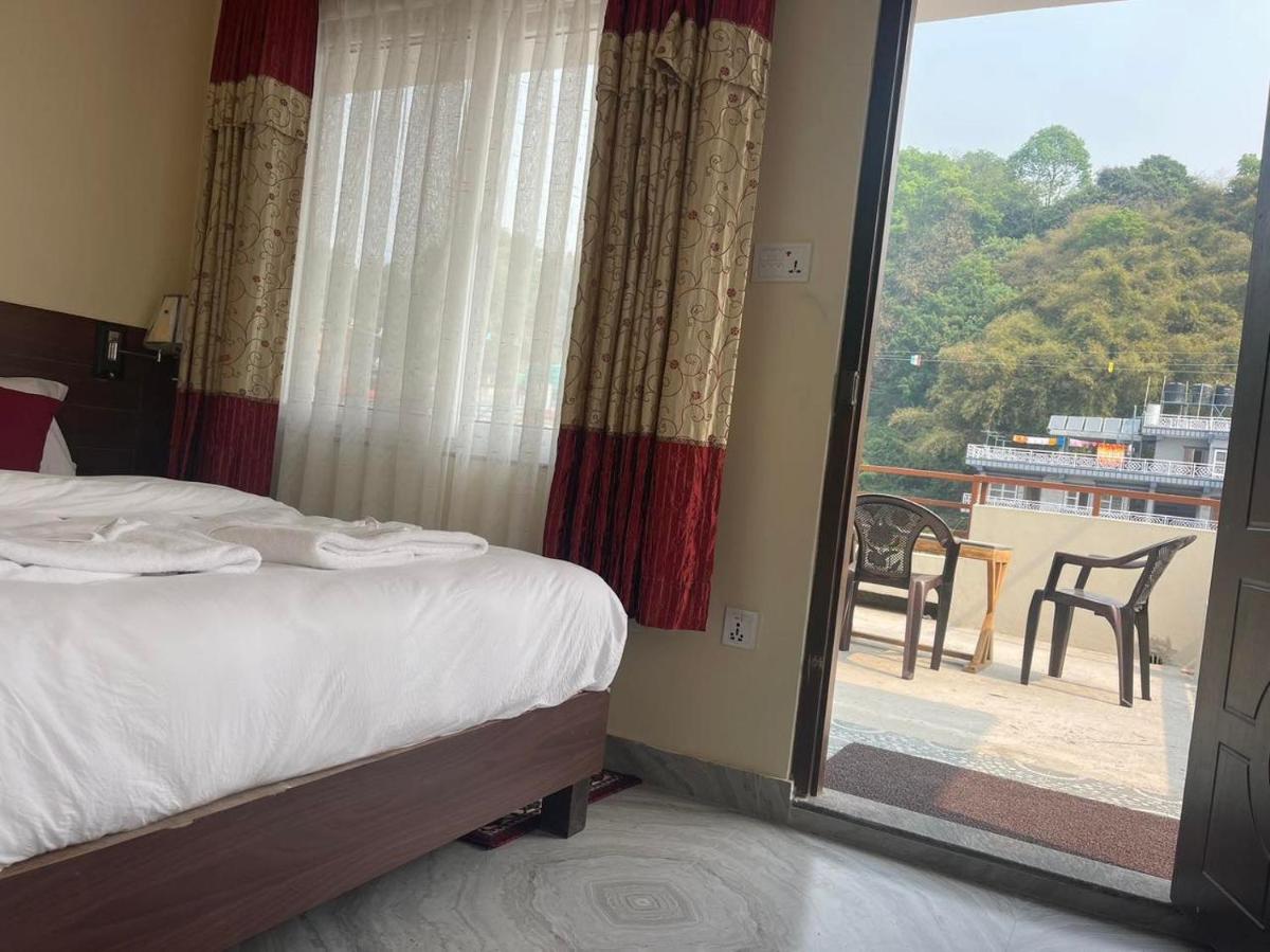 8848 Peak Apartments - Housity