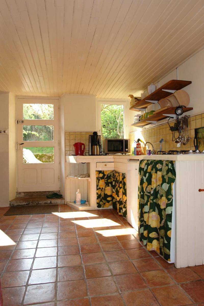 Lovely rural and quiet farmhouse with natural swimming lake - Housity