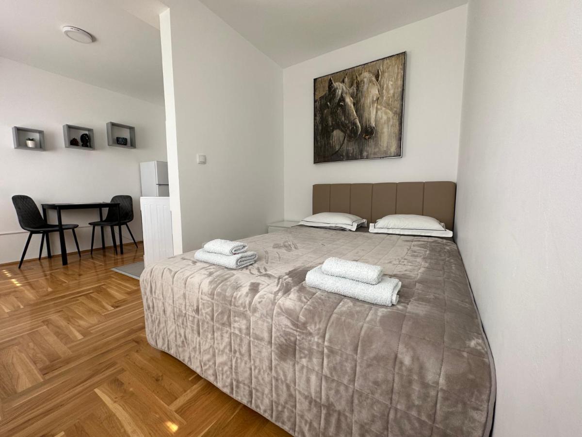 Aura Apartment - Housity