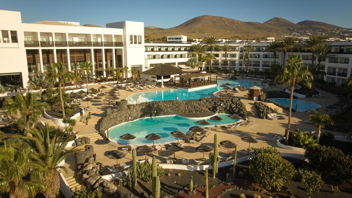 Piscina en o cerca de Secrets Lanzarote Resort & Spa - Adults Only (+18)