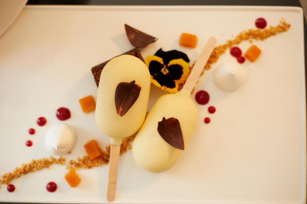 Comida en o cerca de este hotel