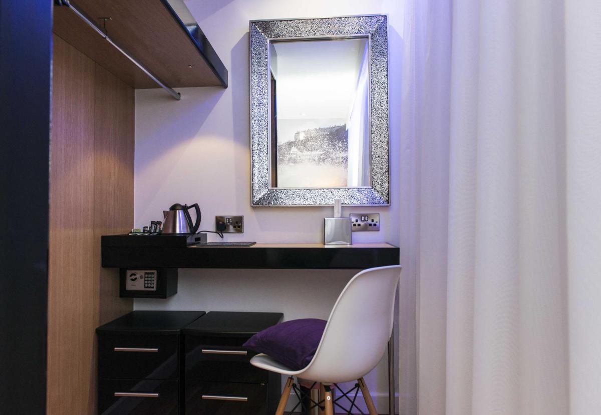 The Mayfield Seamer - Housity