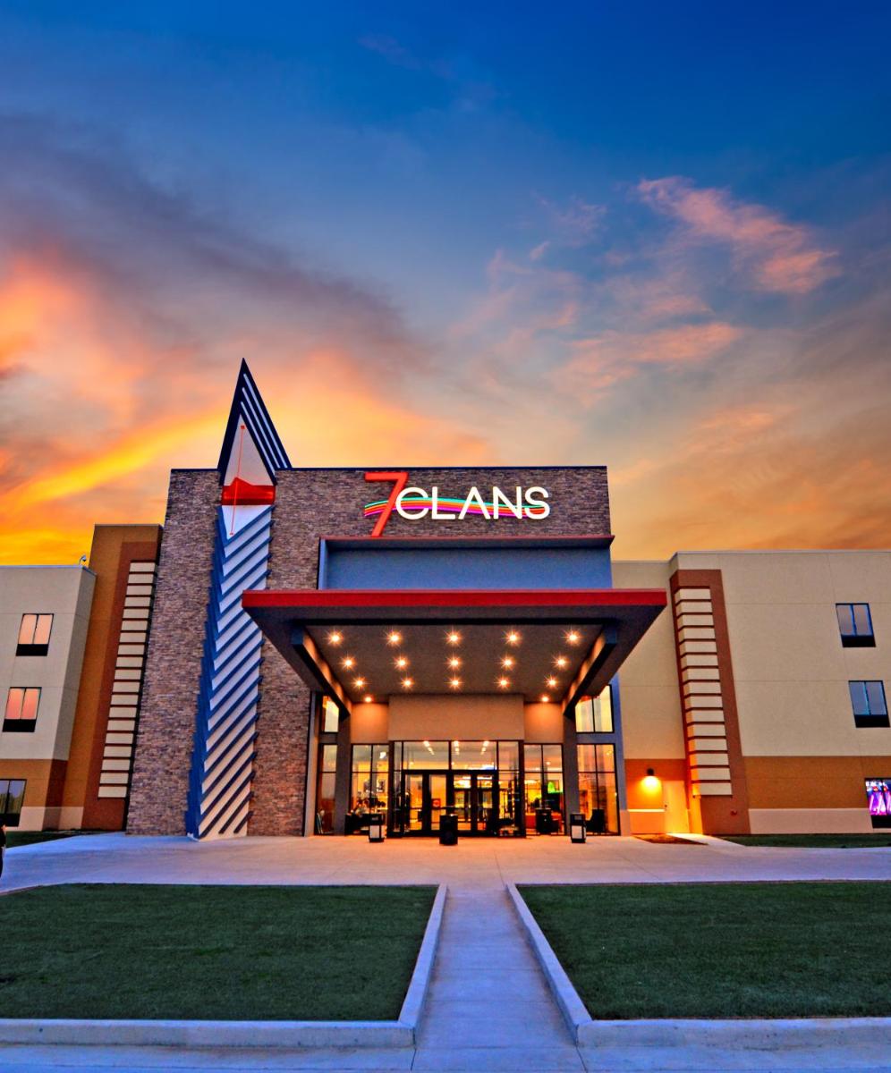 7Clans Hotel & Resort - Housity