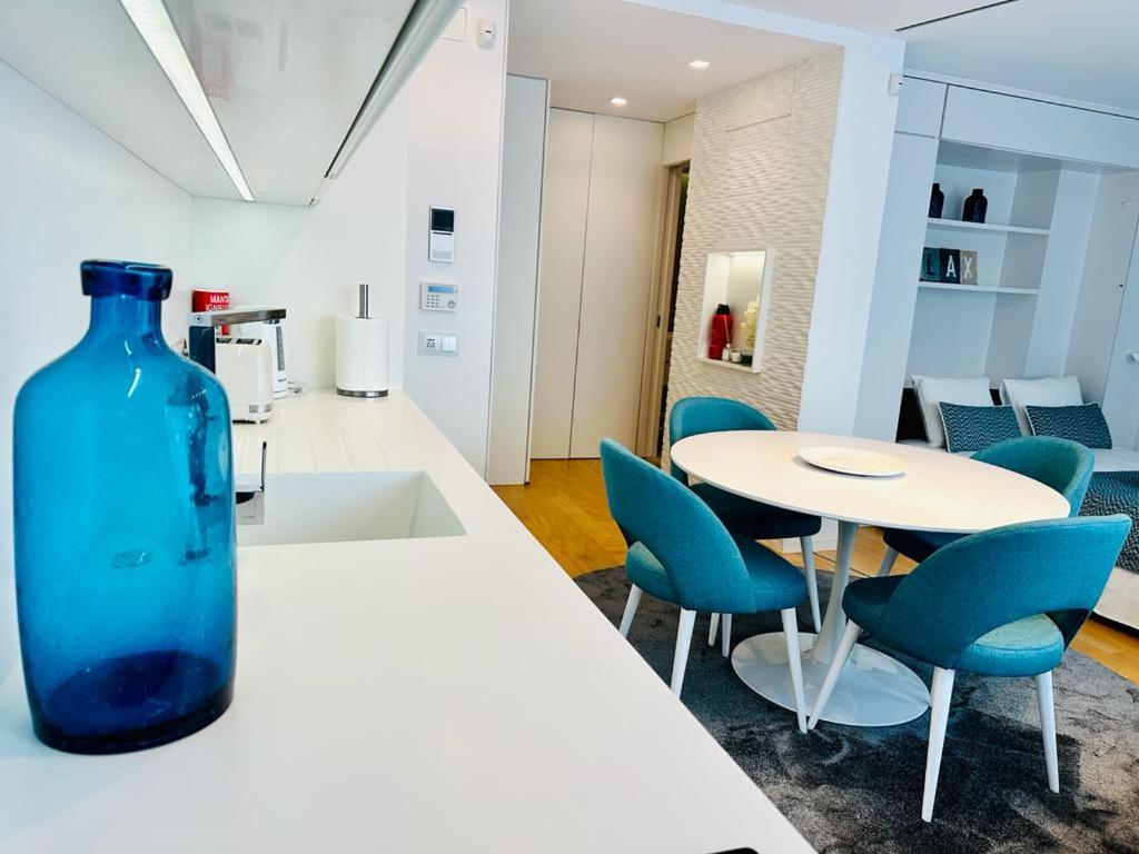 Suitetrails - Aqua Beach Apartment