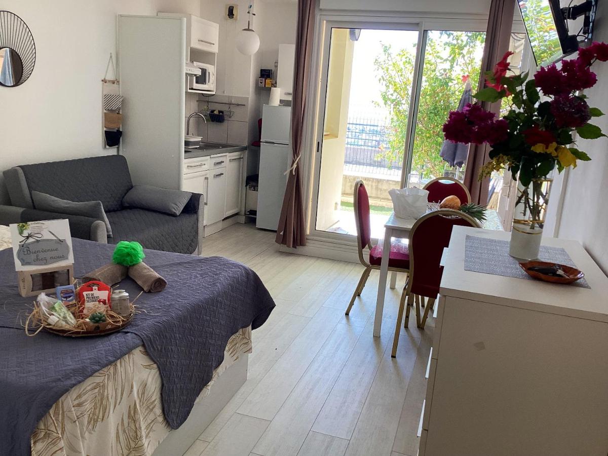 Studio avec vue sur la mer jardin clos et wifi a Saint Denis - Housity