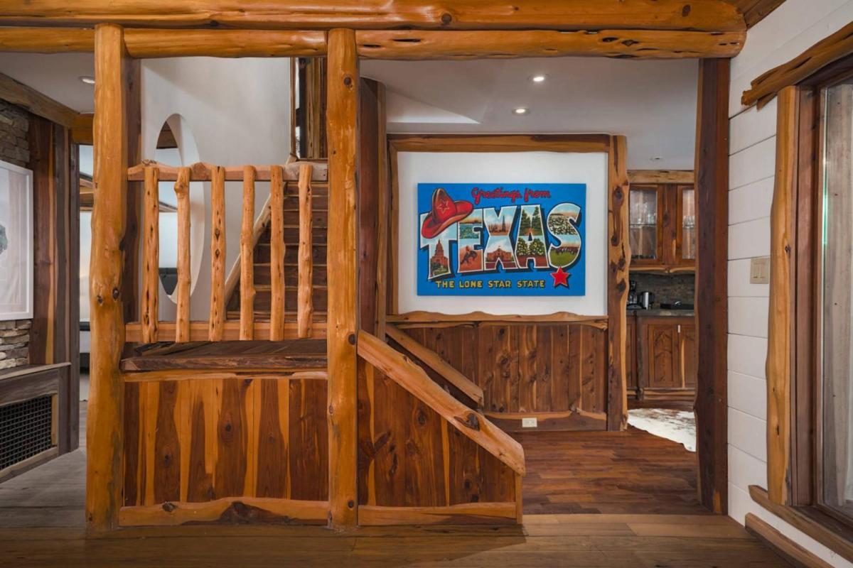 Beacon Log Cabin - Housity