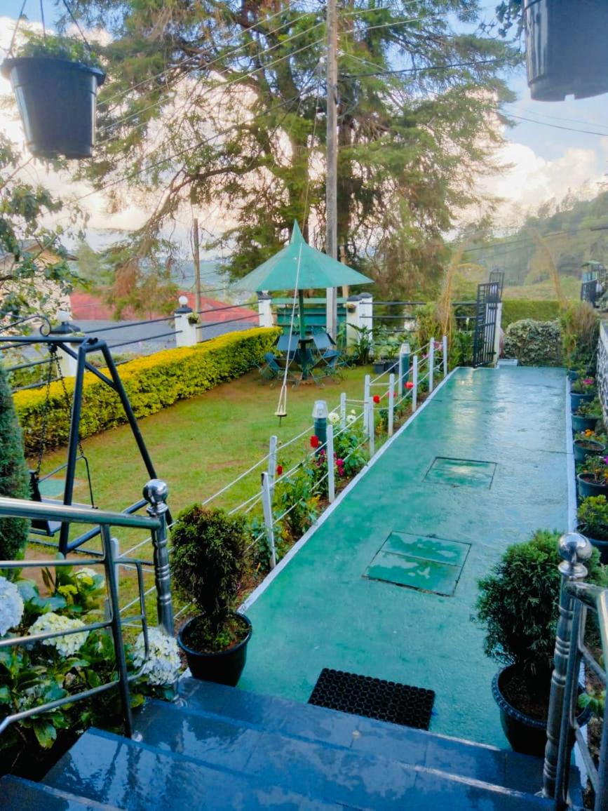 New Royal Mount Hotel - Housity