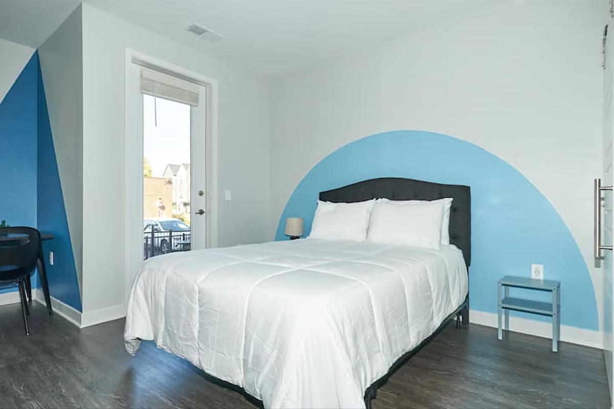 Modern & Spacious Studio Apt w Pool & Gym - Housity