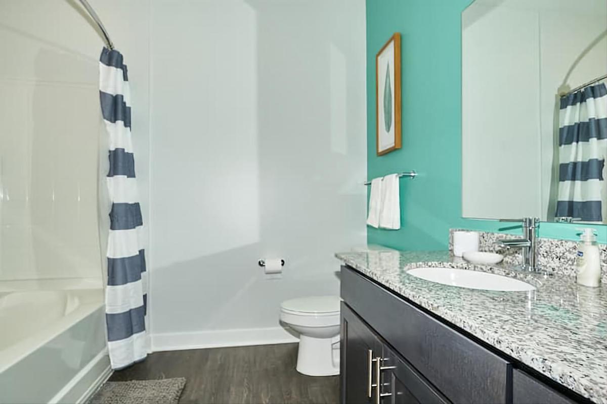 Modern & Spacious Studio Apt w Pool & Gym - Housity