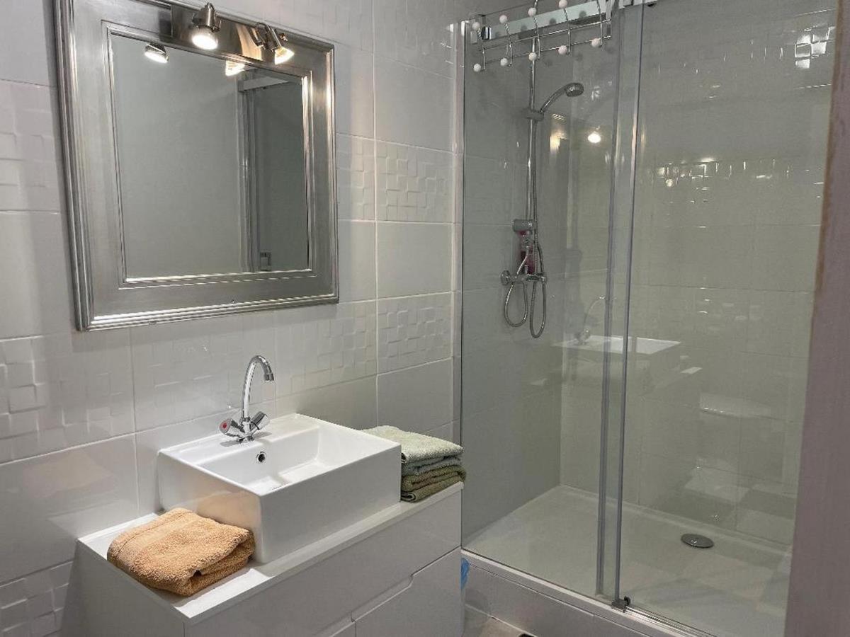 Gites pour adults only & naturiste avec piscine Spa - Housity