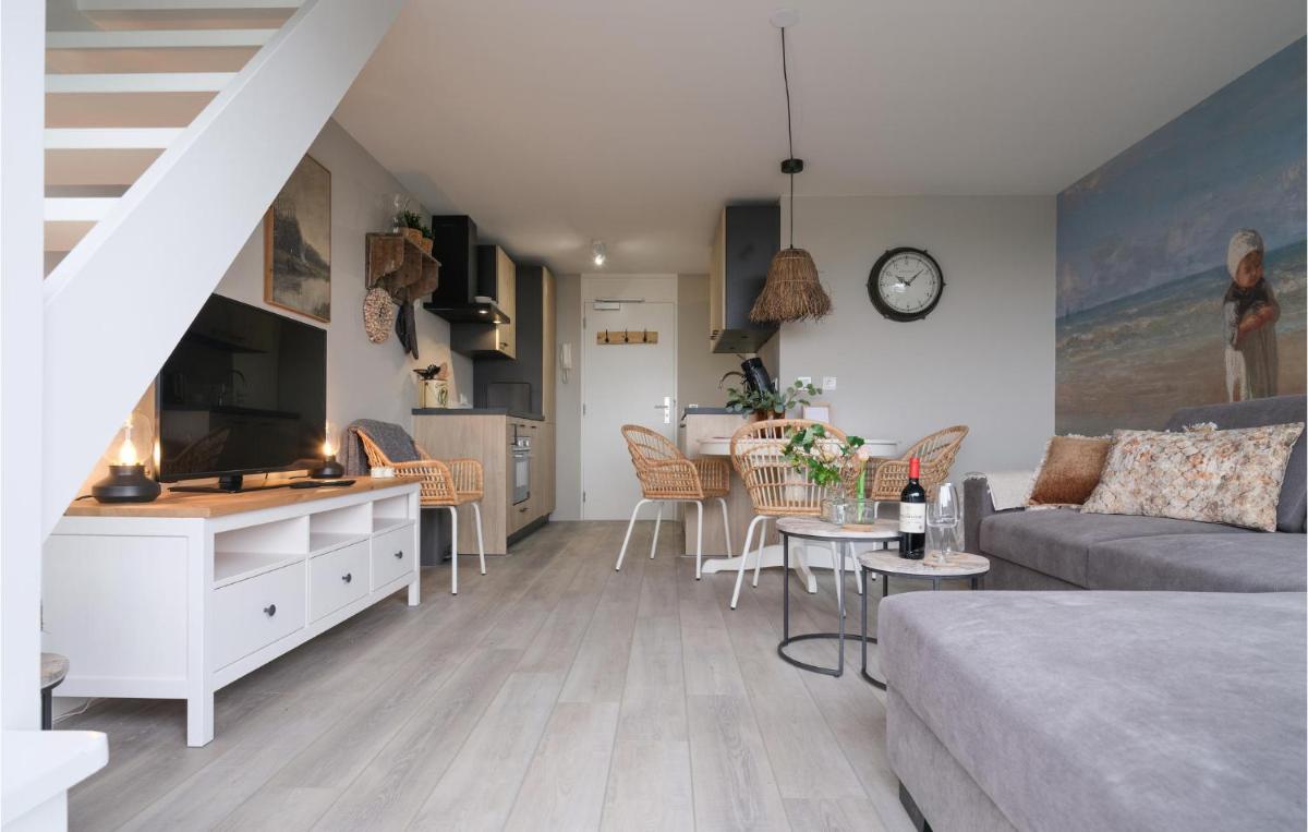 Nice Apartment In Bruinisse With Kitchen - Housity