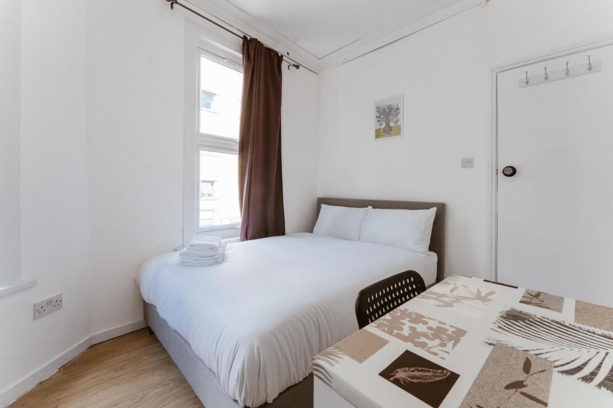 Mile End Double Rooms 27 Guest house - Housity