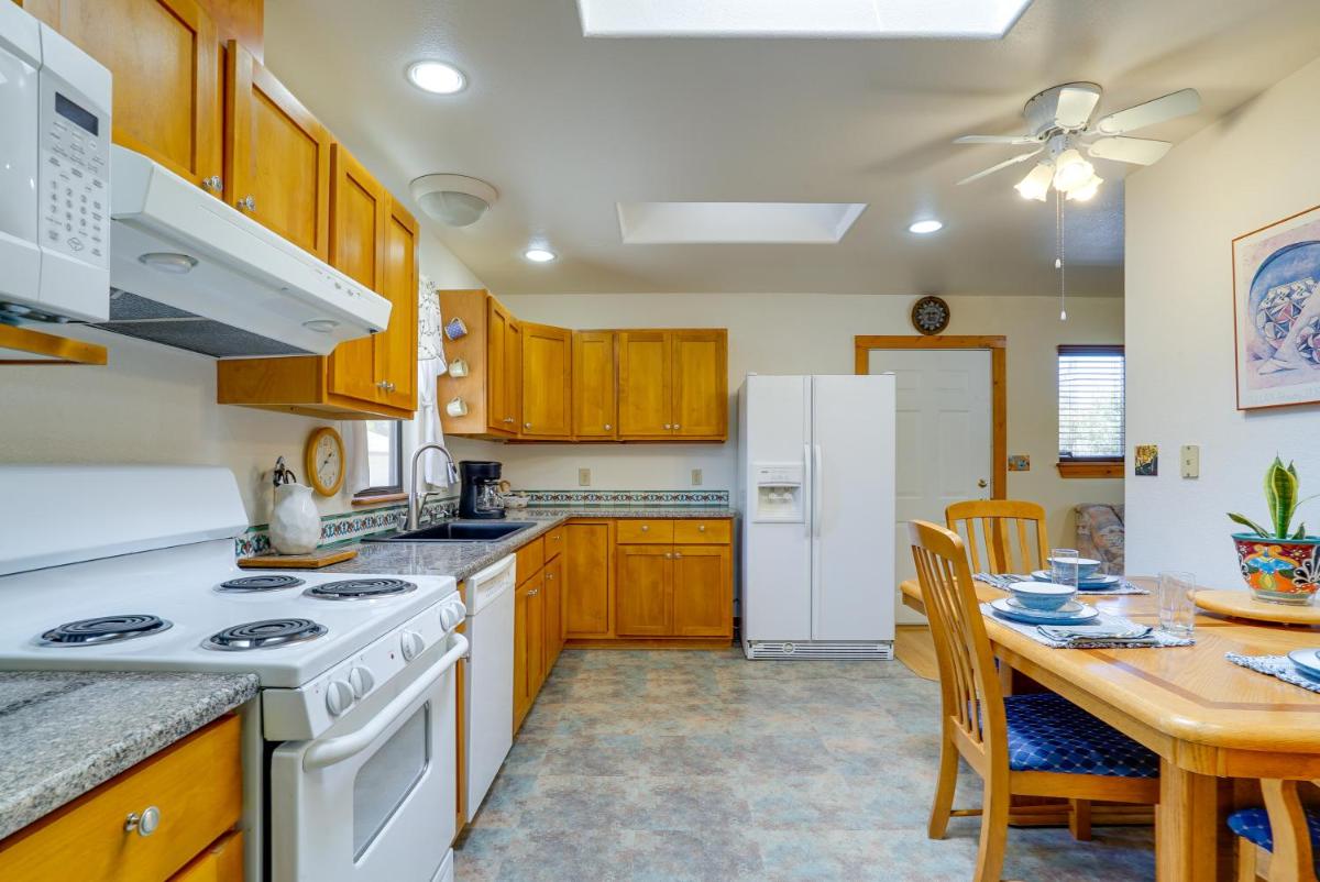 Cozy Las Cruces Home - 2 Mi to New Mexico State! - Housity