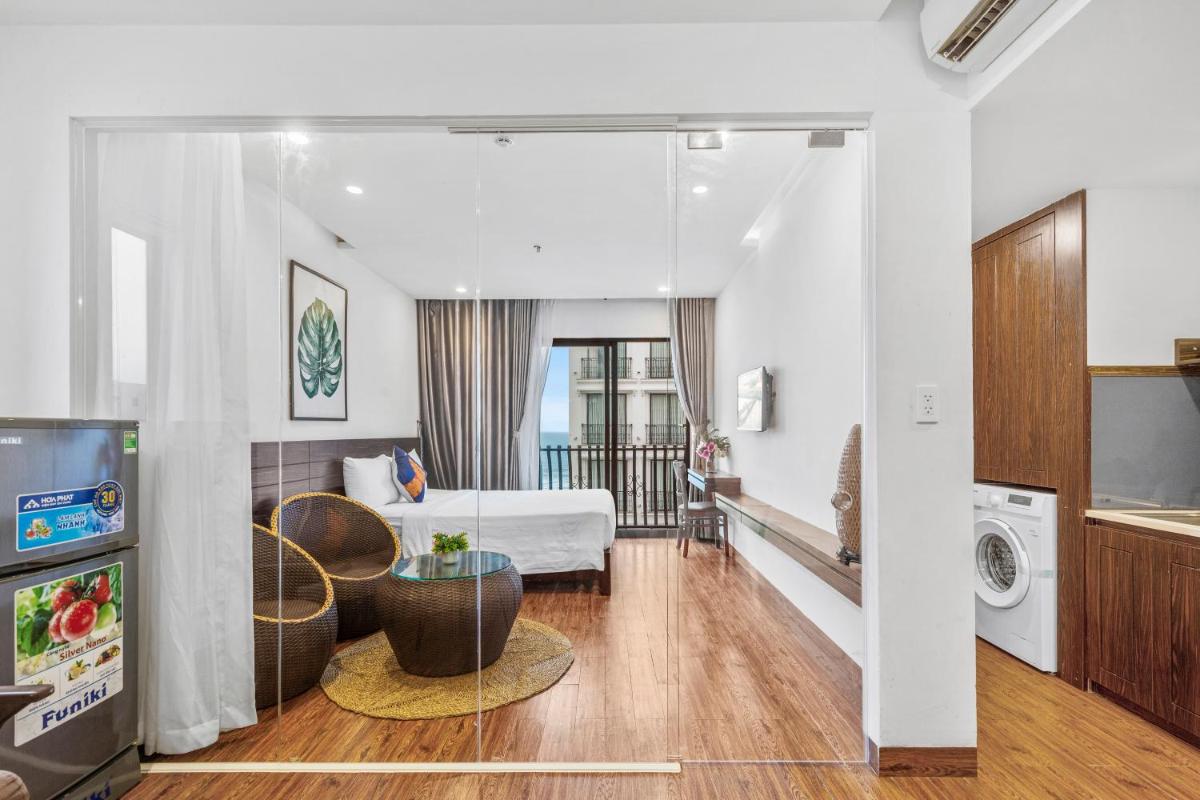 K i s s Hotel - Housity