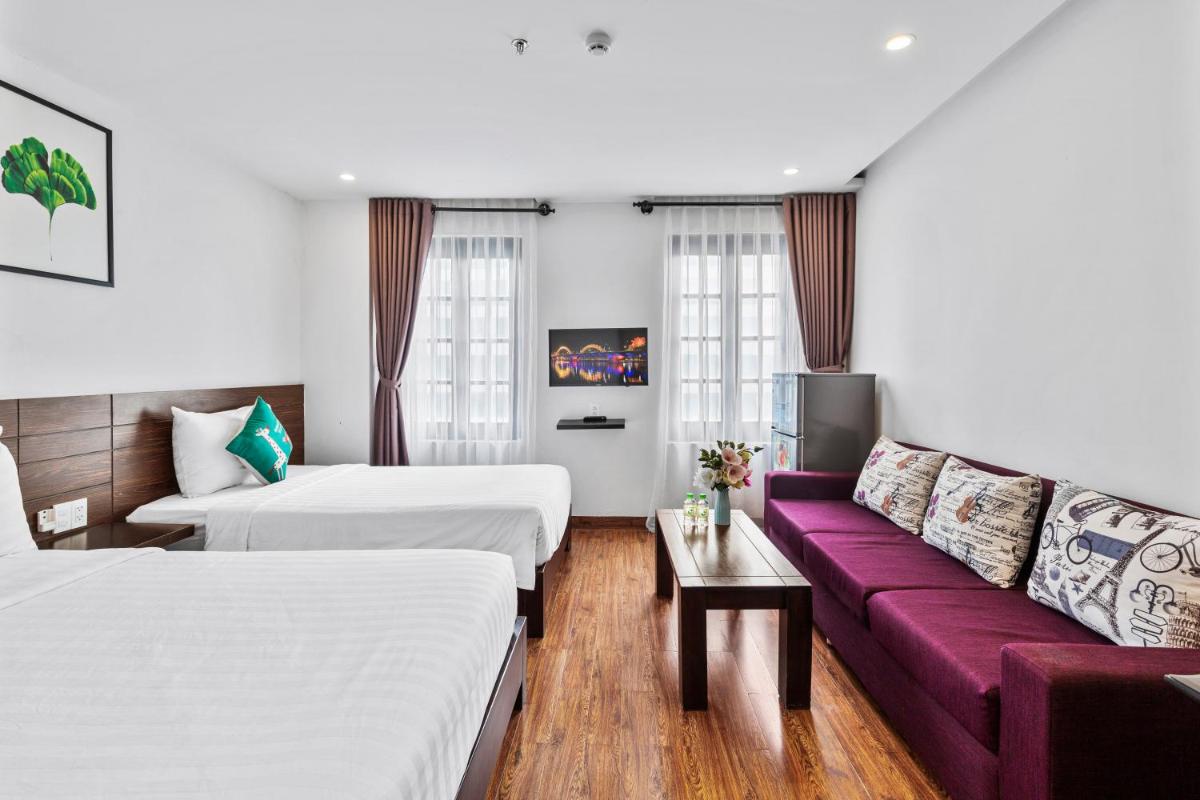 K i s s Hotel - Housity