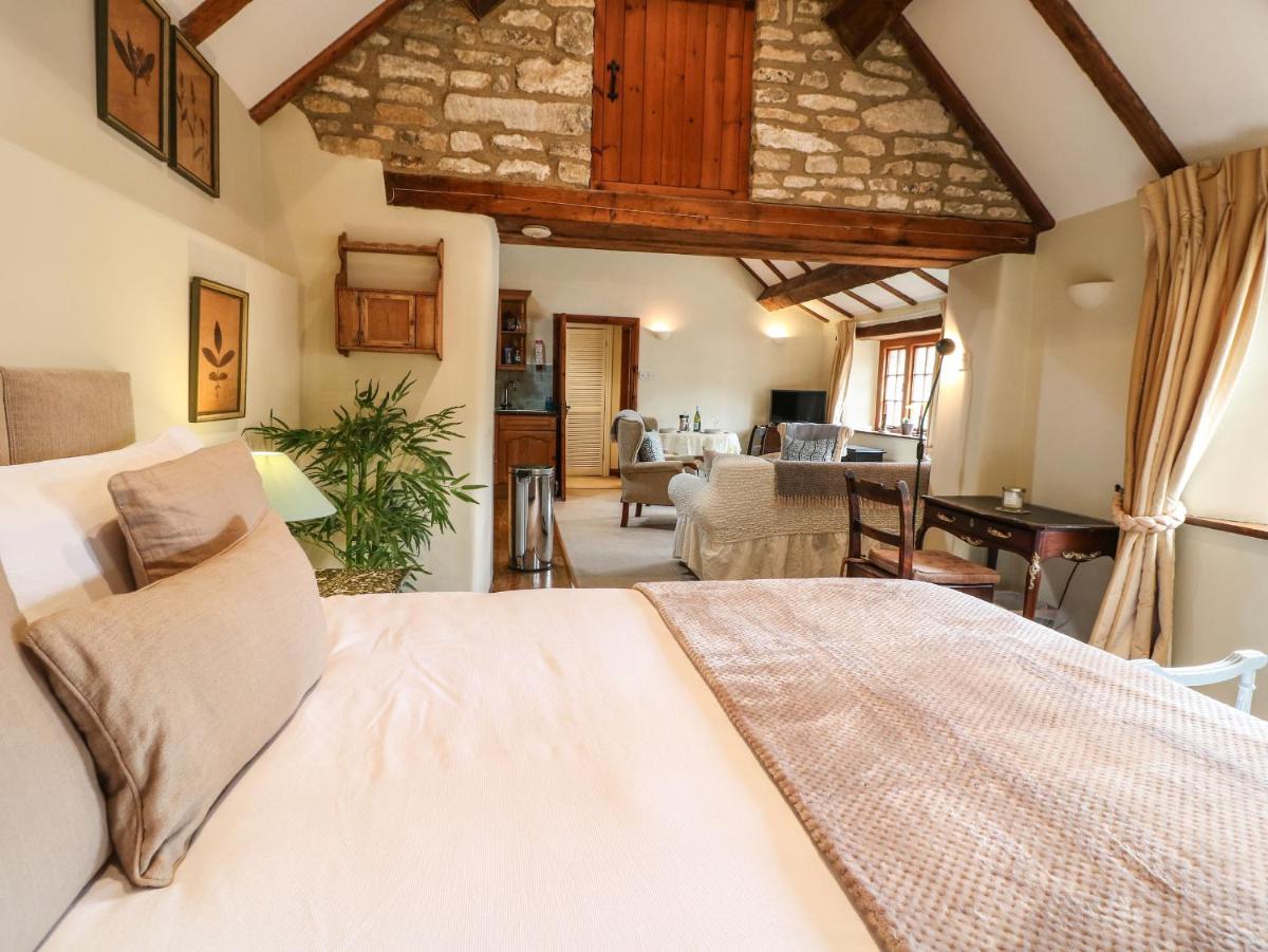 Stable Cottage - Housity