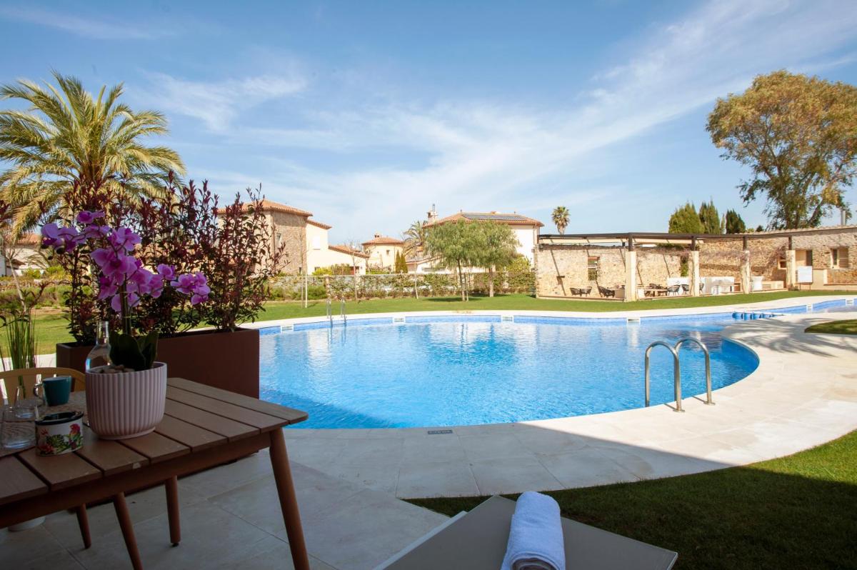 Hotel Aires de l'Emporda - Housity