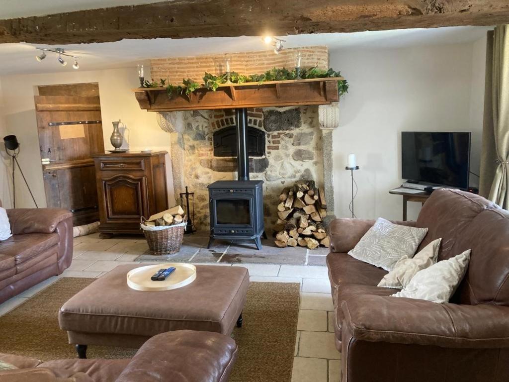 Barn Long House with Private pool - Housity