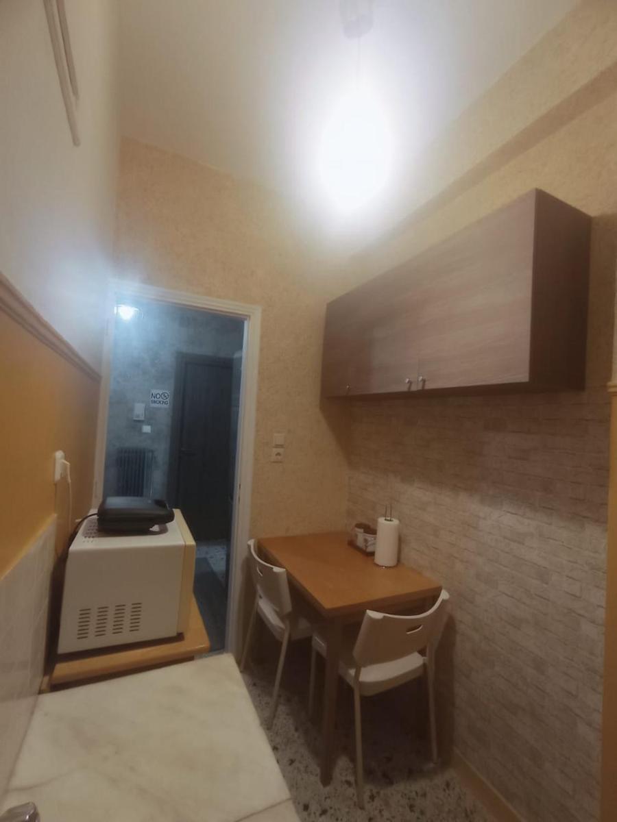Suitetrails - Nice Apartment in Athens 1