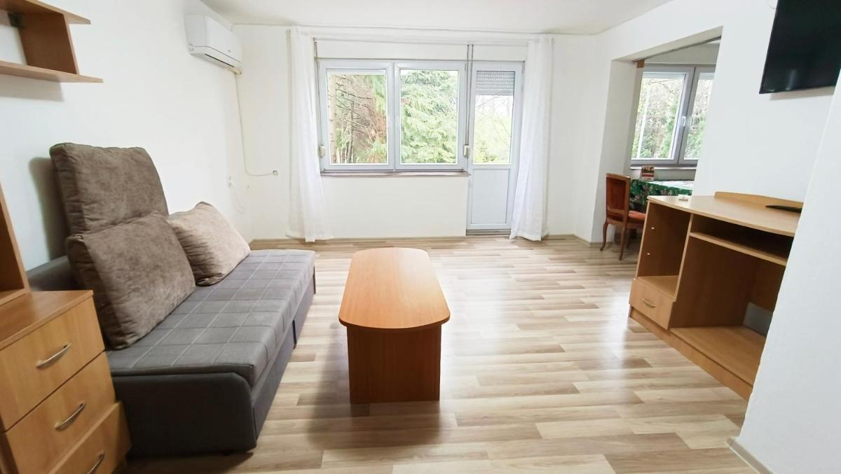 Suitetrails - Spacious Garden Home