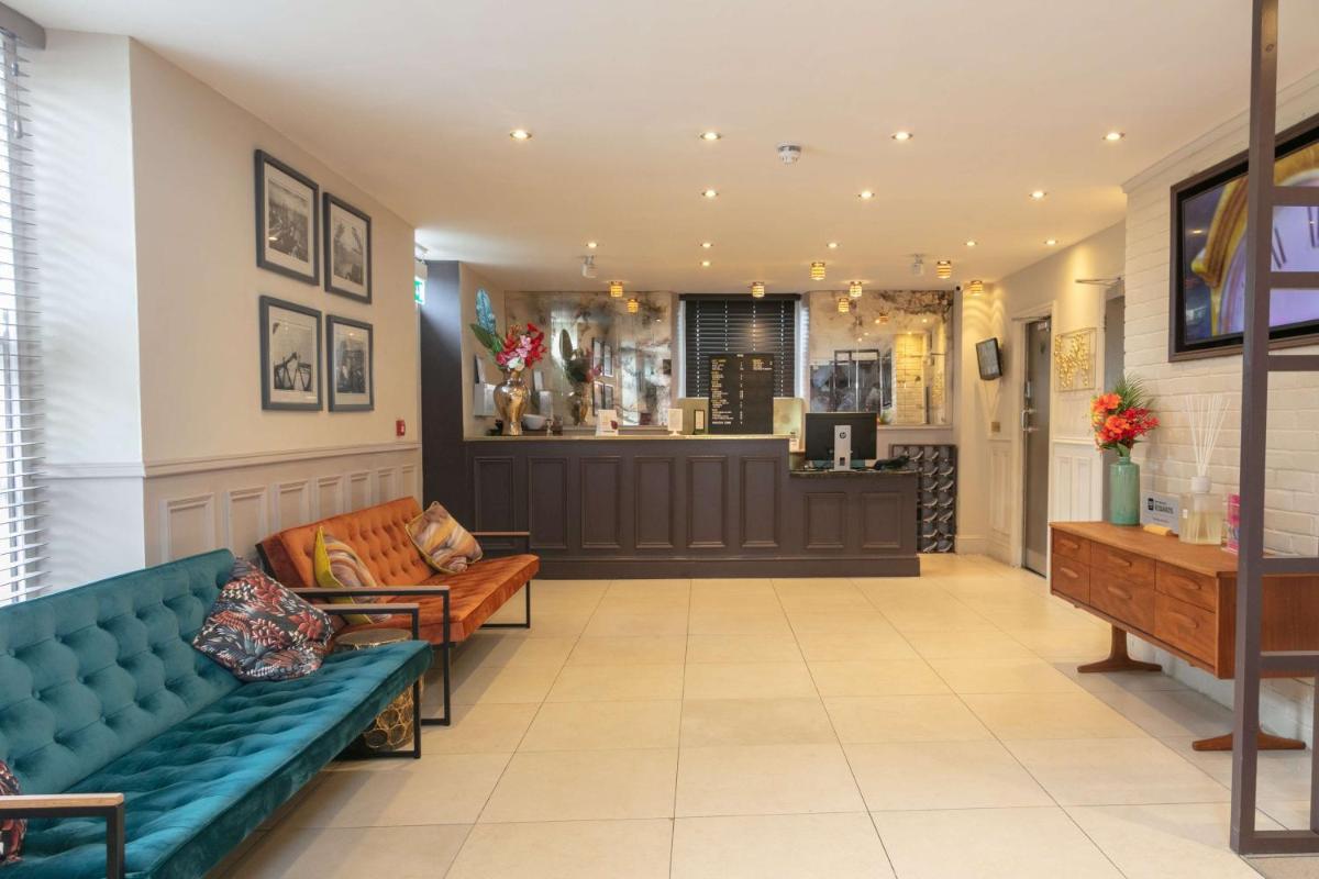Hotel Balmoral - Housity