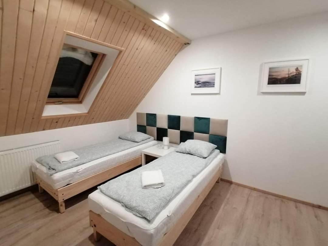 Stara Kuźnia - Housity