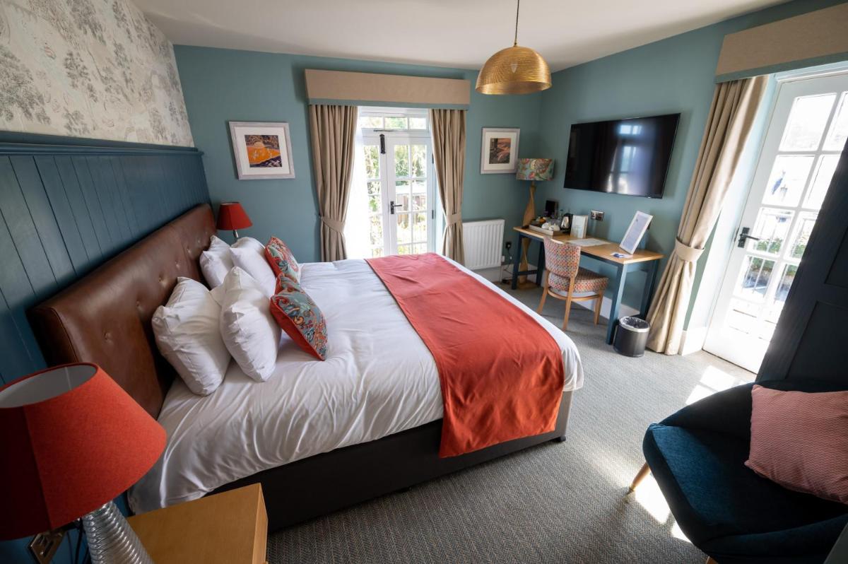 Victoria Hotel by Chef & Brewer Collection - Housity