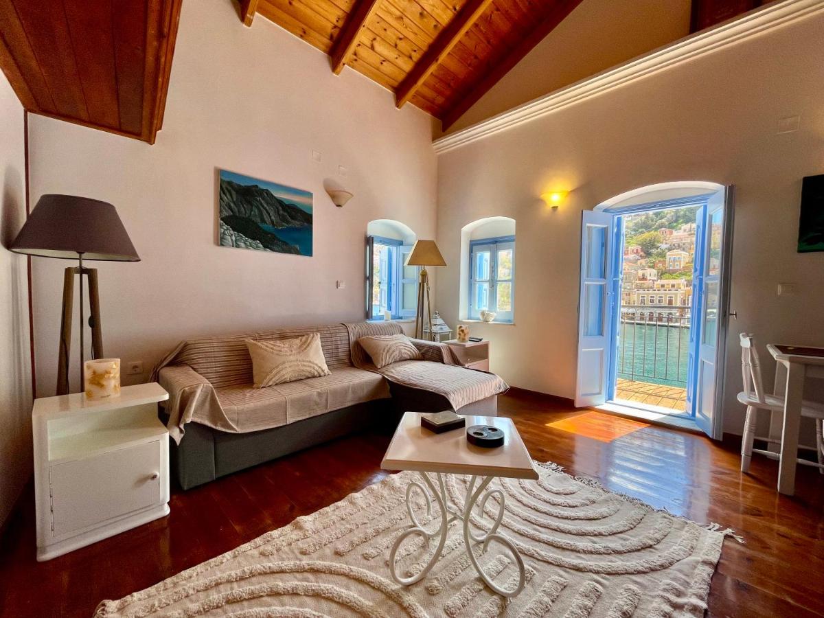 Nikolakis, Seafront - Harbor view - Housity